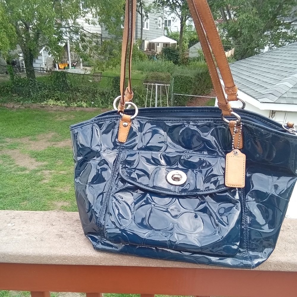 Stunning Pre-owned Jewel Toned Coach Blue Tote